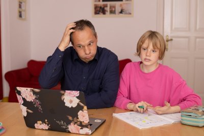 Bijna de helft van alle ouders ervaart dagelijks stress