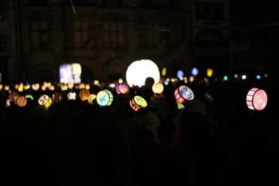 Zet een lampje bij je voordeur voor Sint Maarten